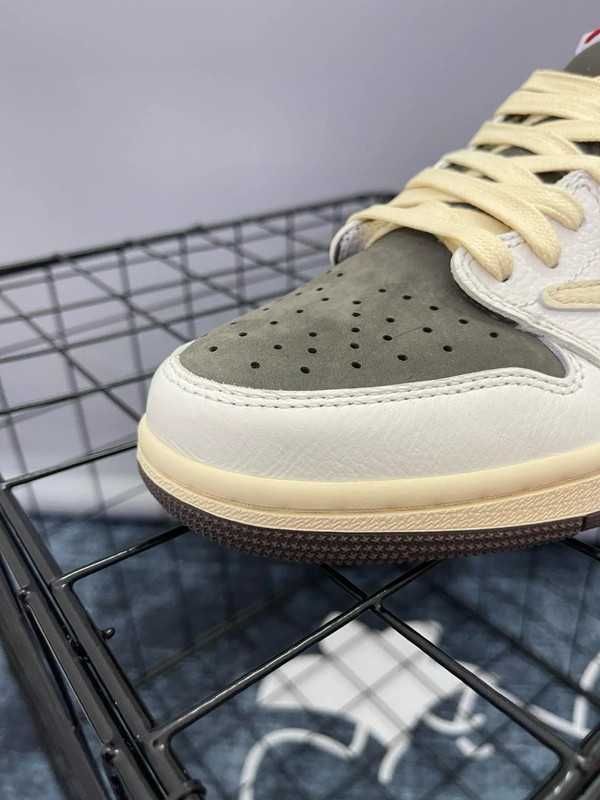 Jordan 1 Retro Low OG SP Travis Scott Reverse Mocha (PS) R.43