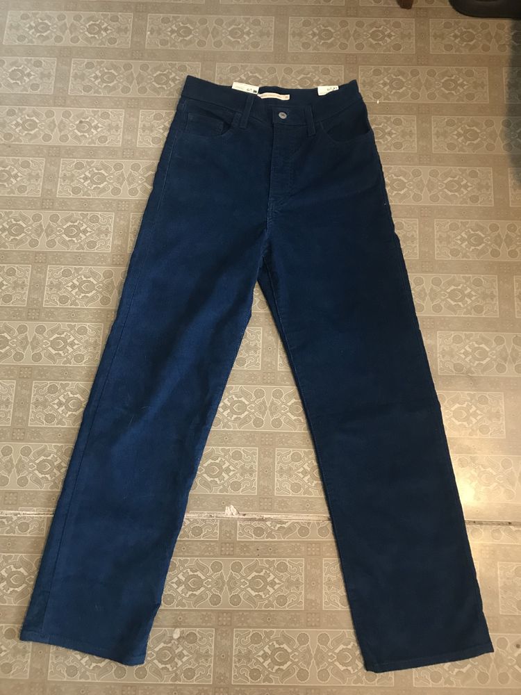 Штани levis вельветовые срочно прадам