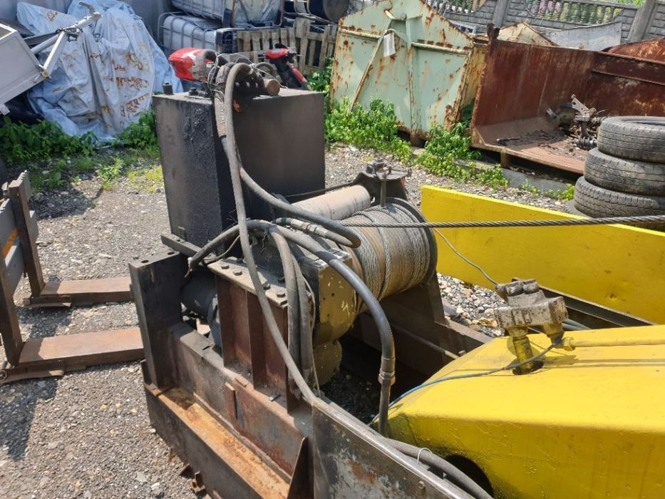 Zabudowa holownika, wciągarka hydrauliczna, żuraw przenośny, dźwig - książka UDT