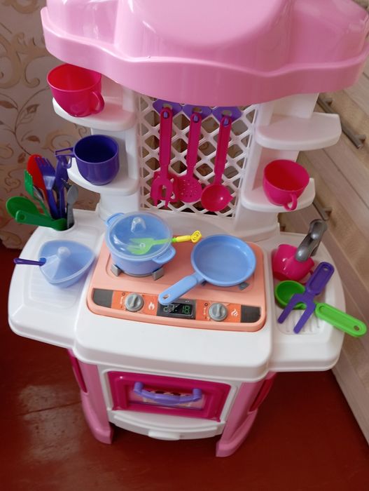 Дитяча іграшкова кухня