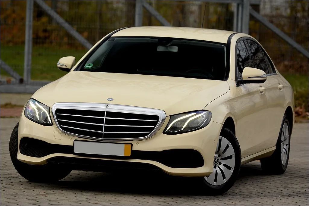 Mercedes-Benz Klasa E W213 * E 200d 150KM * MANUFAKTUR * TAXI * z Niemiec *