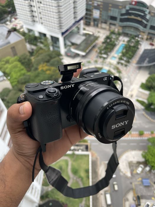 Sony a6000 WiFi/24mp com lente 16-50mm e bolsa
