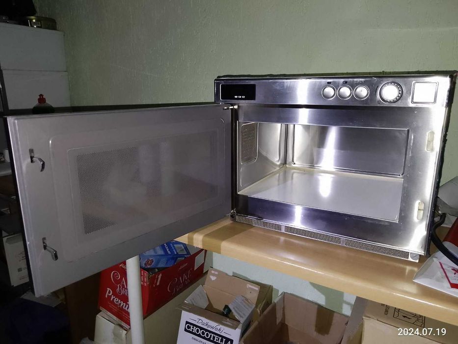 Микроволновая печь Panasonic NE-1646 Профессиональная 18л разогрев 60с