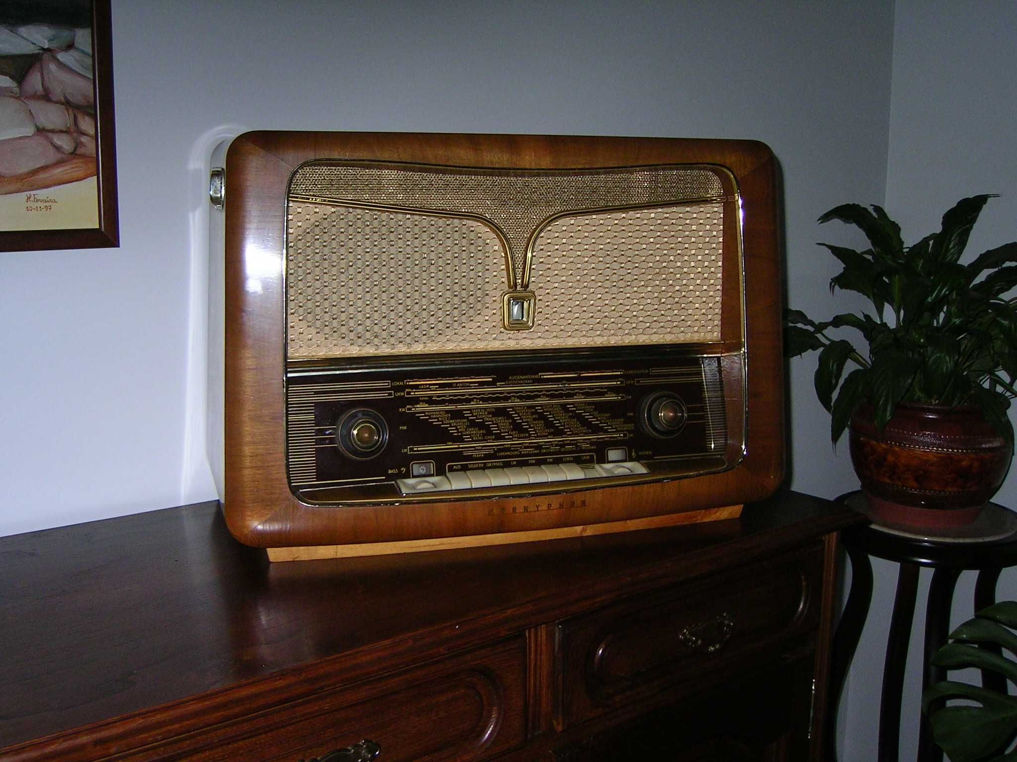 Rádio antigo a funcionar