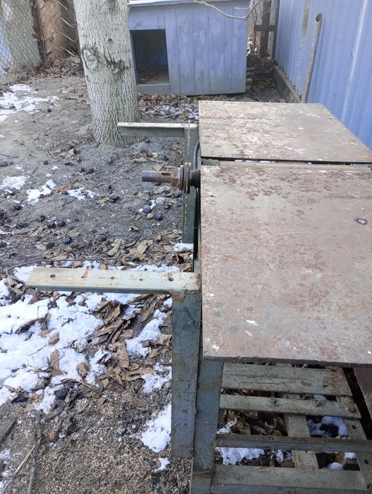 Продам станок по дереву,циркулярку