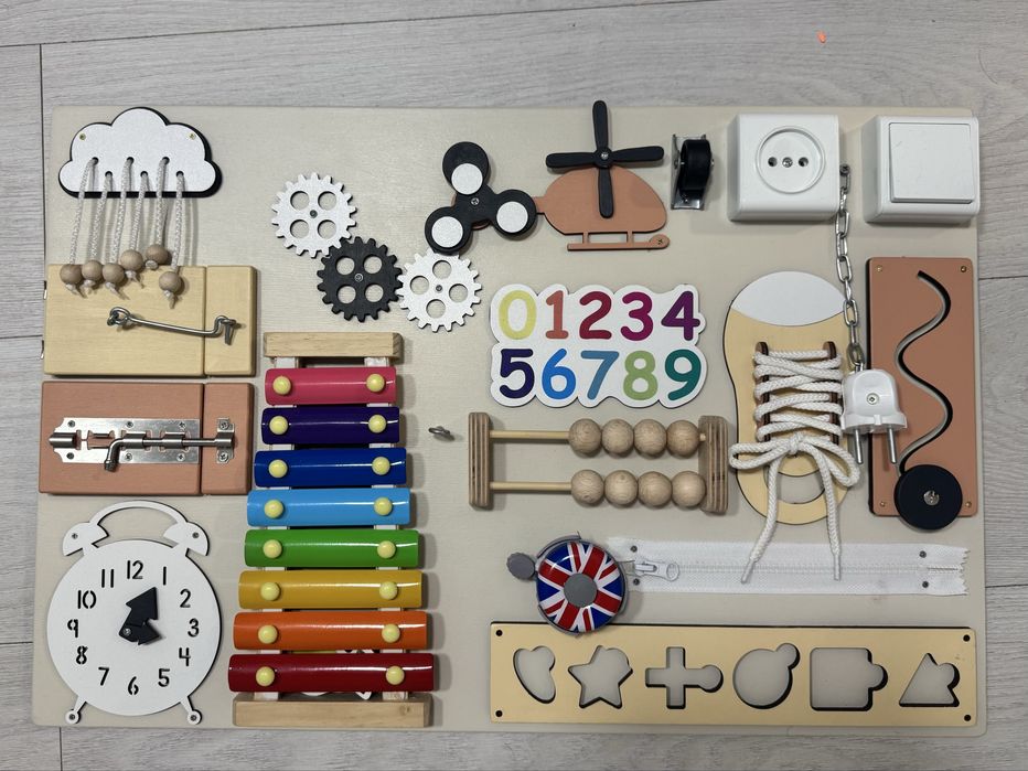 Бізіборд дитячий 60*40