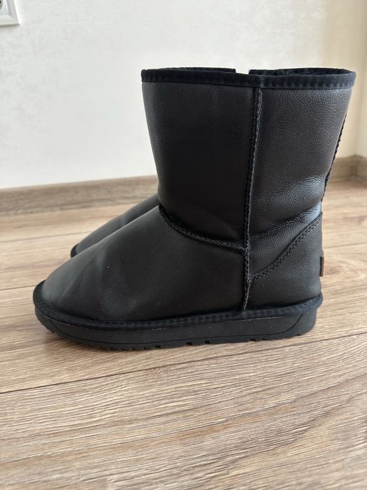 Уггі uggi снігоходи чоловічі розмі 40-41 р