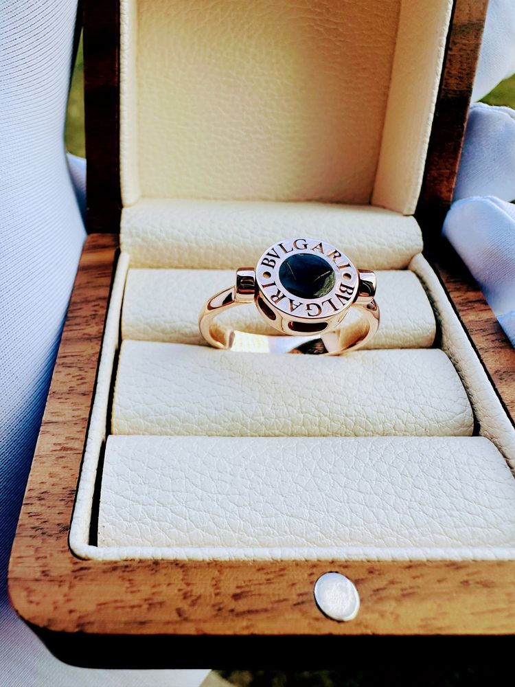 Золотое кольцо bvlgari с бриллиантами