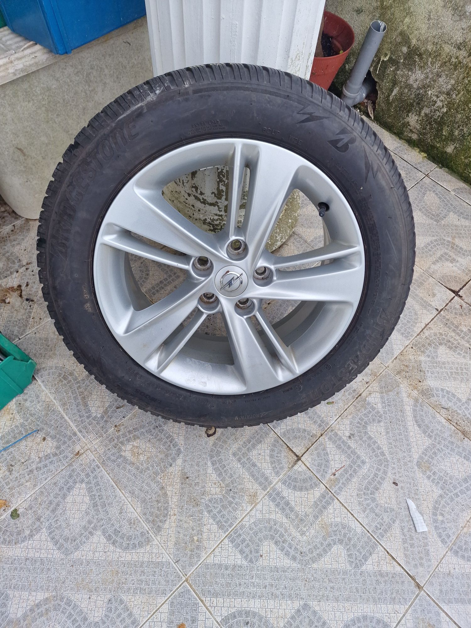 Peneu e jantes opel