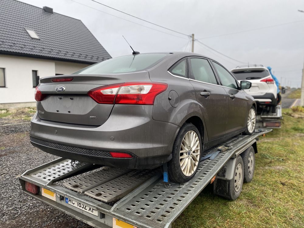 Кришка багажника Ford Focus mk3 11-18 сідан хетч ляда