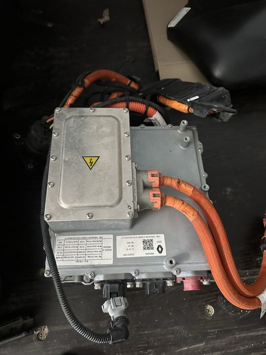 Dacia Spring Konwenter Ładowarka STACJA BATERIA KABLE 21-