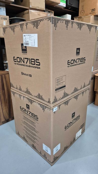 JBL EON718S Активний концертний сабвуфер