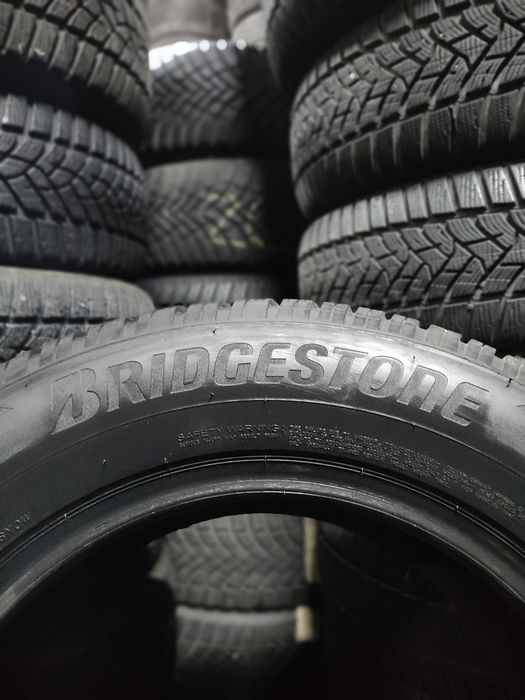 Резина 235 65 r17 Bridgestone Blizzak 2023 рік колеса зима Gtyres