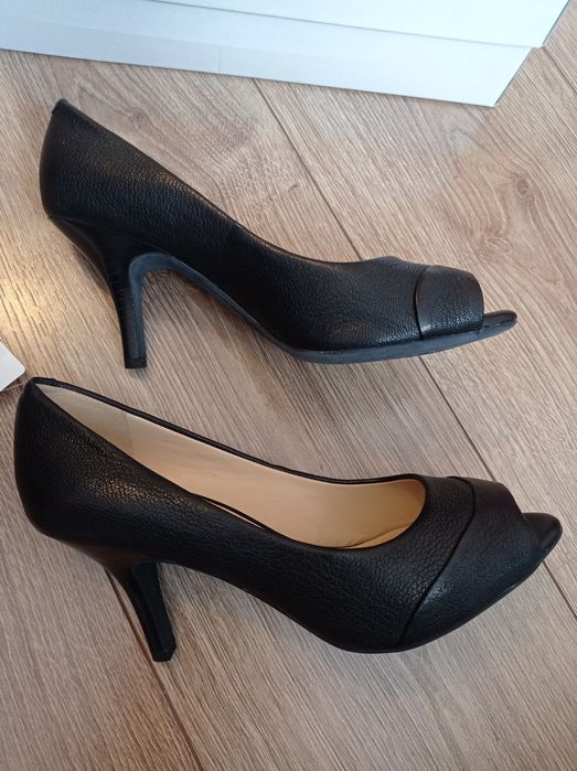 Нові шкіряні туфлі Geox устілка 22,5 см