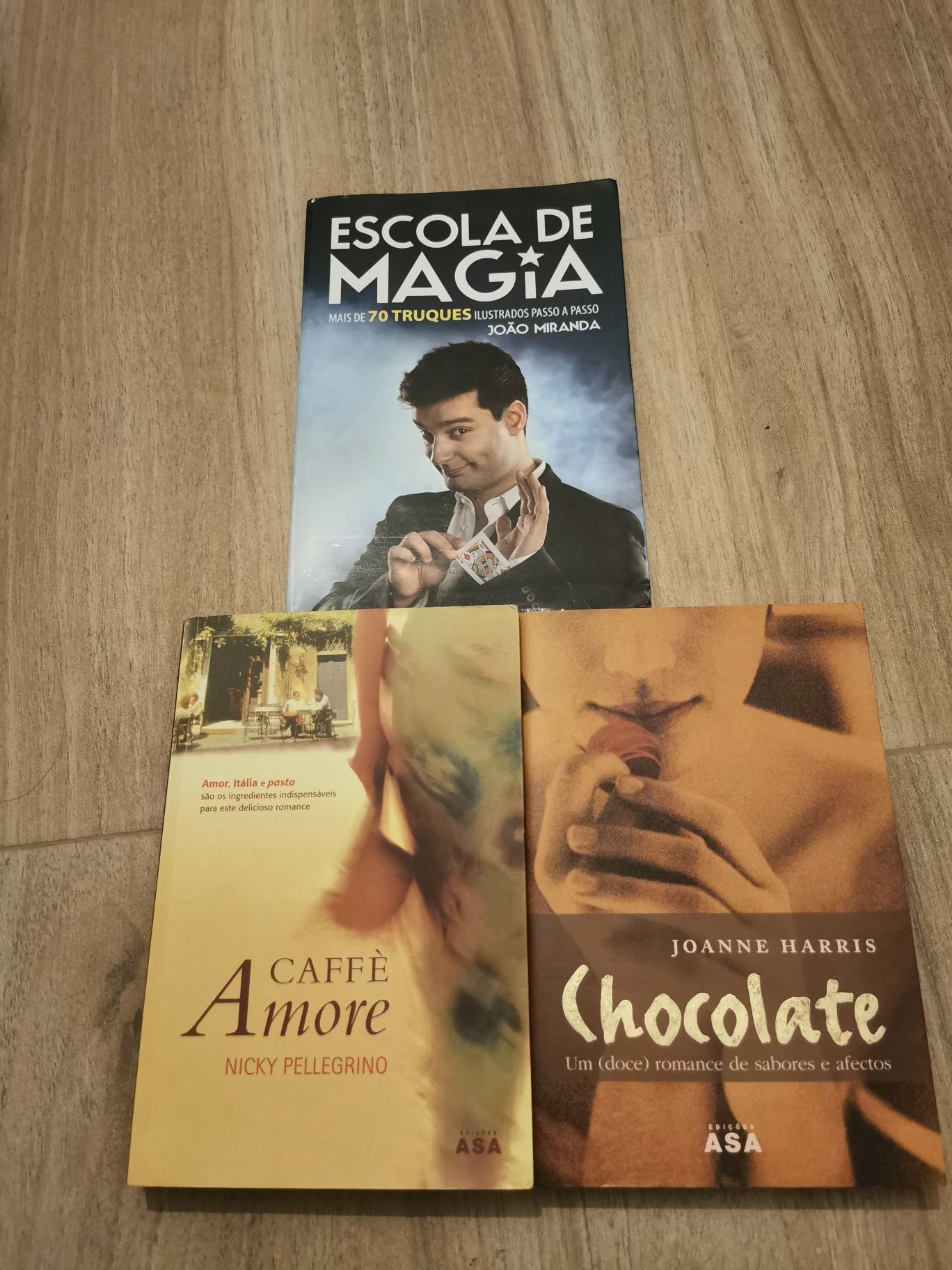 3 Livros usados em bom estado