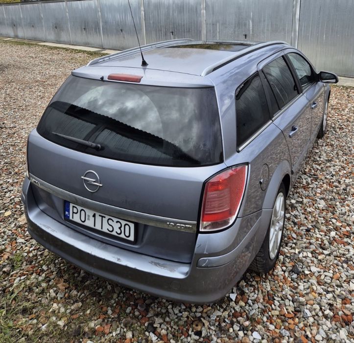 Opel Astra H z dachem panoramicznym