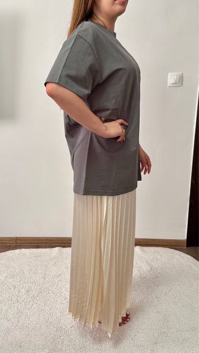 Сатинова  літня, Zara спідниця в складку маломірять