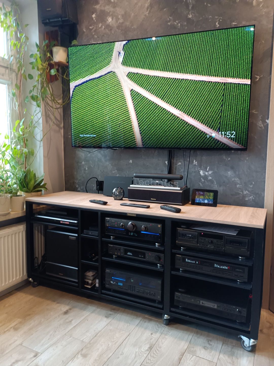Szafka Rtv audio stolik HiFi z regulowanymi półkami pod sprzęt
