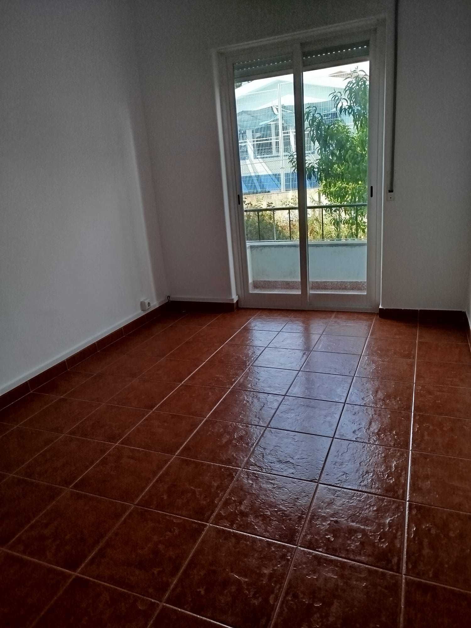 Aluguer T2 em Caxias