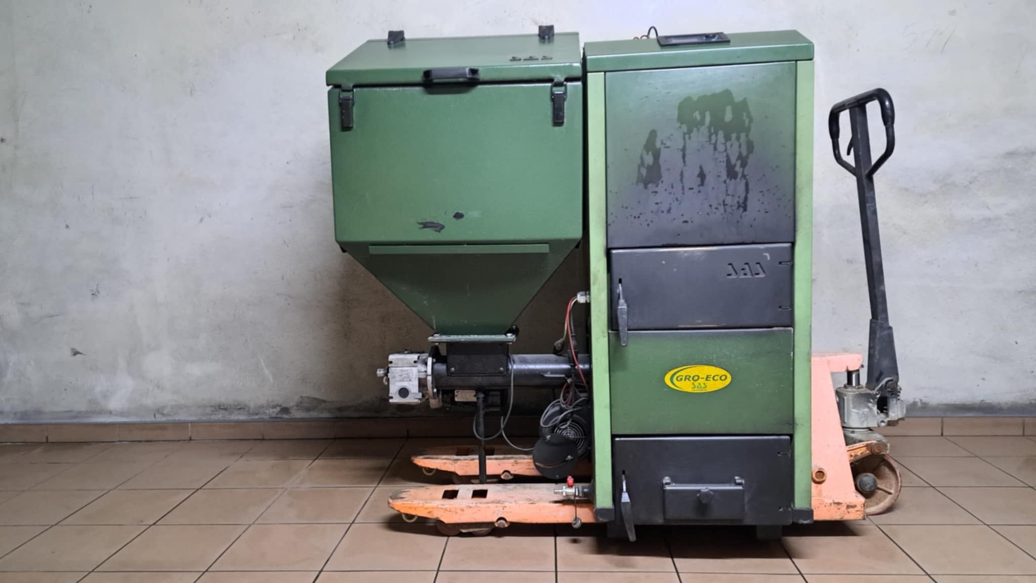 Kocioł SAS z podajnikiem na eko-groszek 23kW