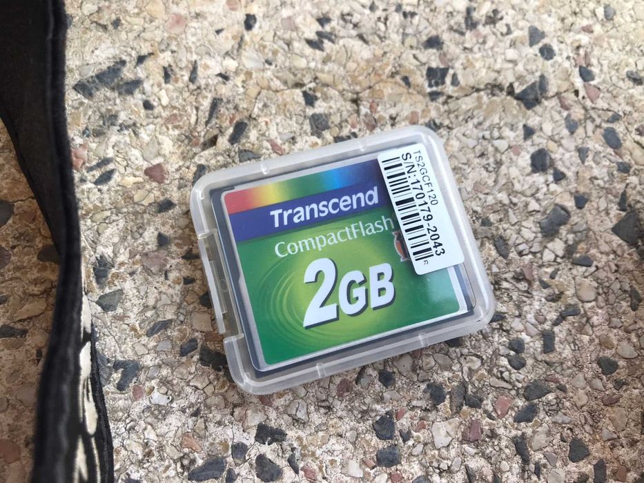 Maquina Canon EOS  400D, com objetiva Tamron L8-250 mm + Flash Canon