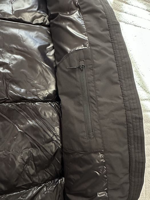 Чорний пуховик Massimo Dutti
