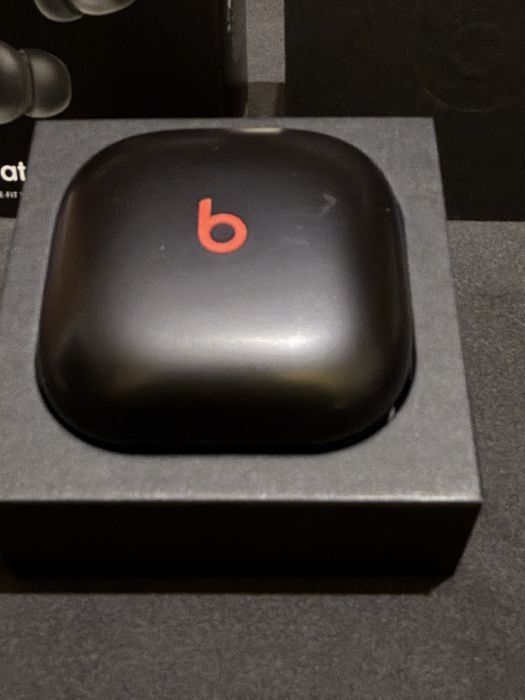 Beats Fit Pro czarne – mega bas, super trzymają się ucha
