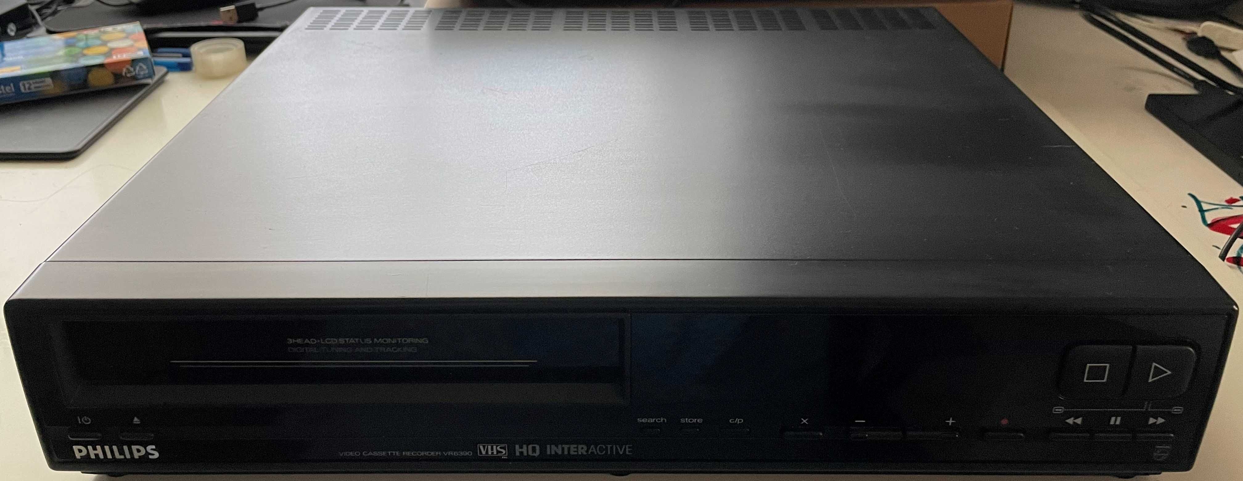 Leitor de cassetes VHS Philips VR6390