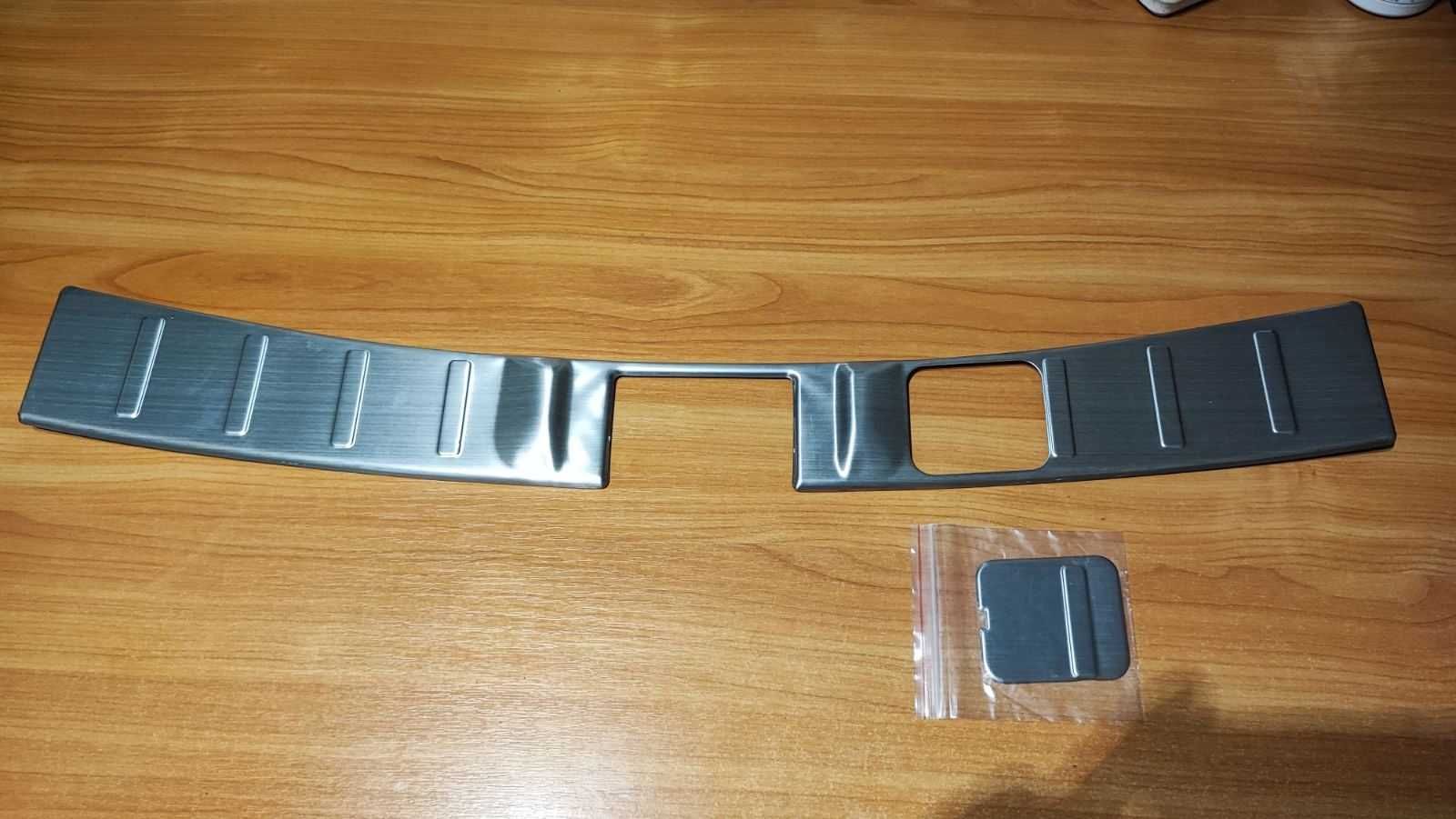 Накладка на порог багажника, задний бампер Mitsubishi Outlander 3