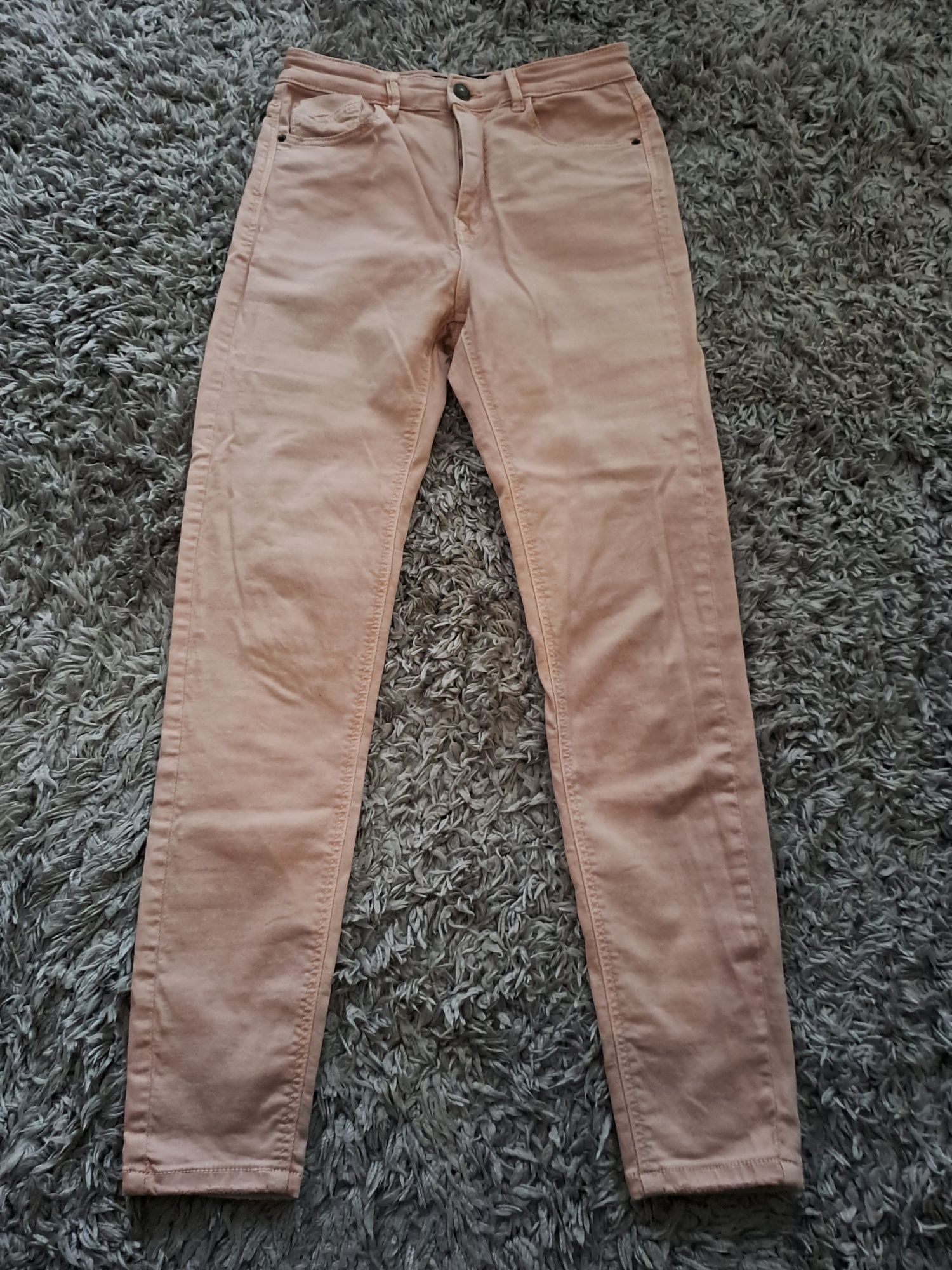 Spodnie damskie Stradivarius