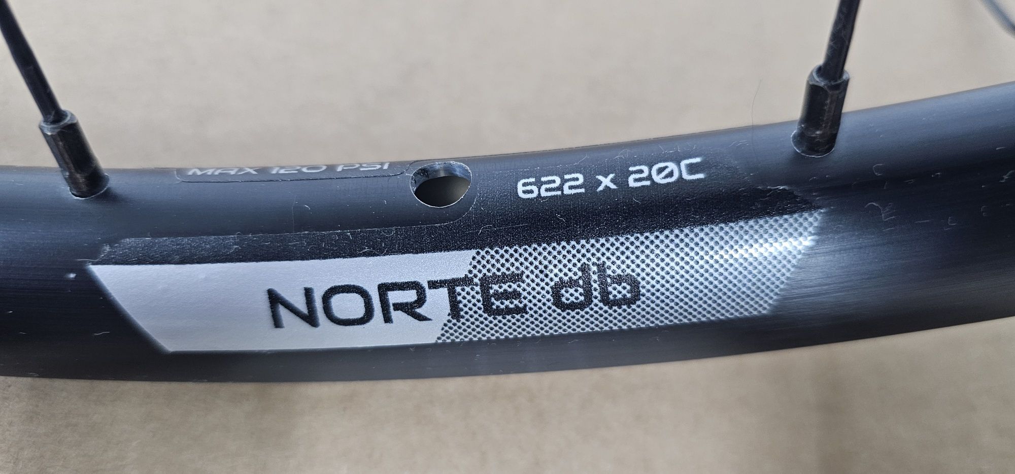 Nowe. Przednie Koło Forza NORTE db. 622x20c. Gravel