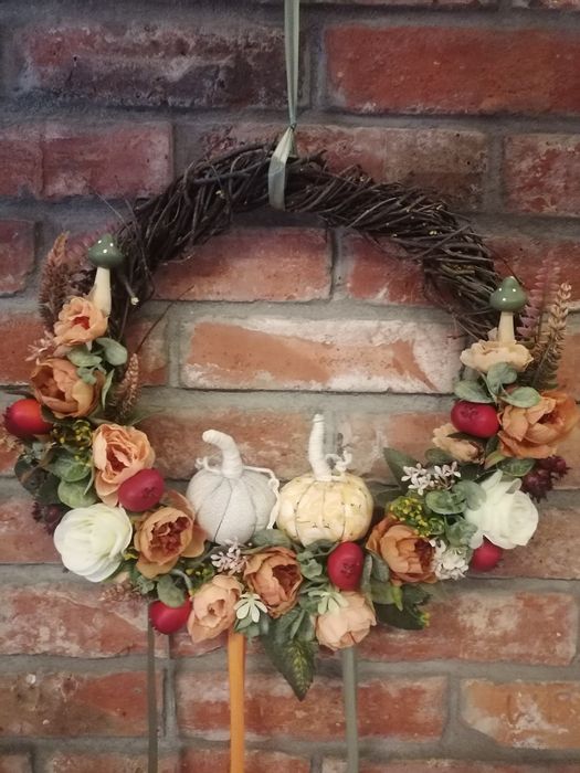 Jesienny wianek na drzwi