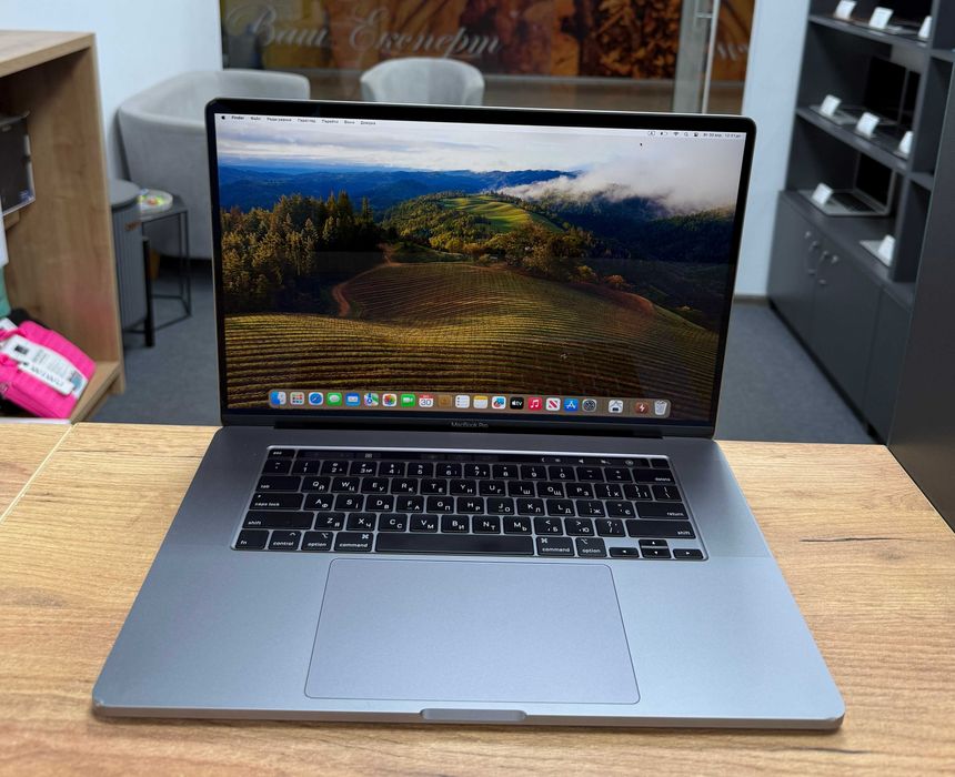 MacBook Pro 16 2019 { i7 | 16gb | 512 SSD | AMD 5300-4gb } 30419SV