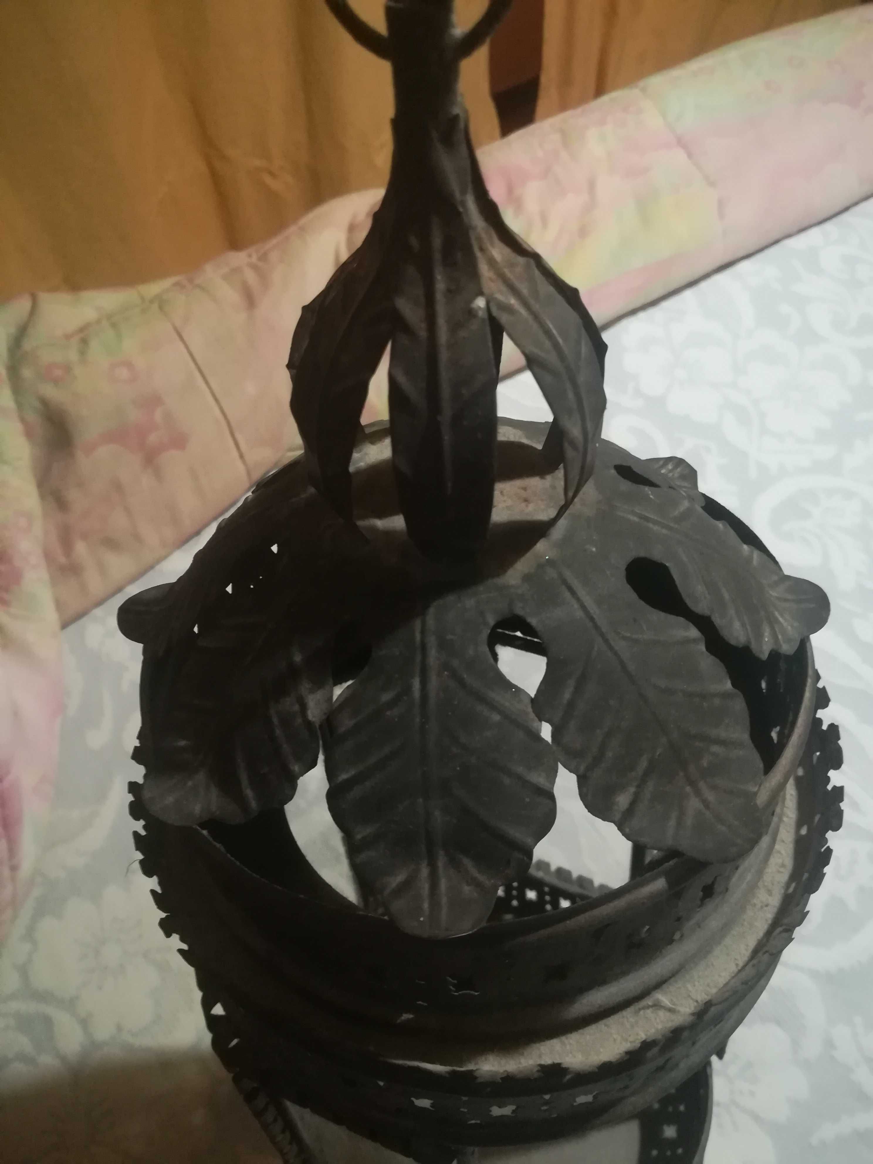 Candeeiro lanterna de teto antigo em metal e vidro 64cm de comprimento