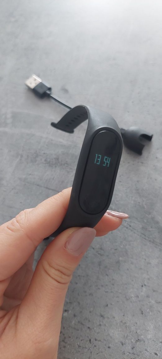 Sprzedam opaskę sportową Xiaomi Mi band 2