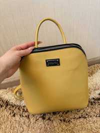 Жіночій рюкзак жовтого кольору