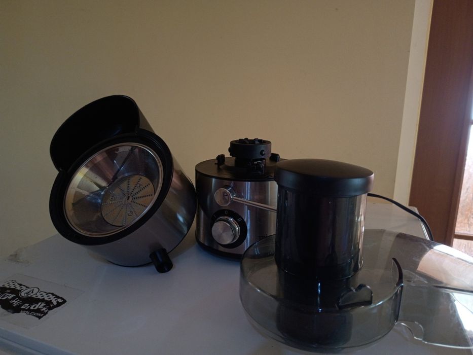 Sokowirówka wysokoobrotowy triomph z blenderem