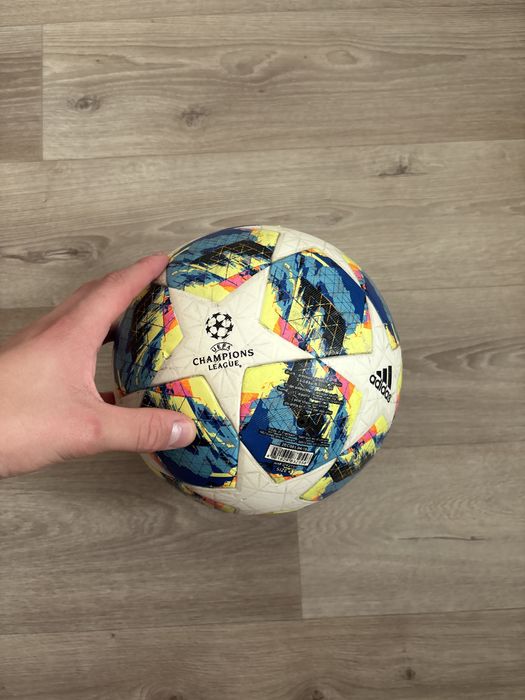 Футбольный мяч Adidas Finale 19 Top Training