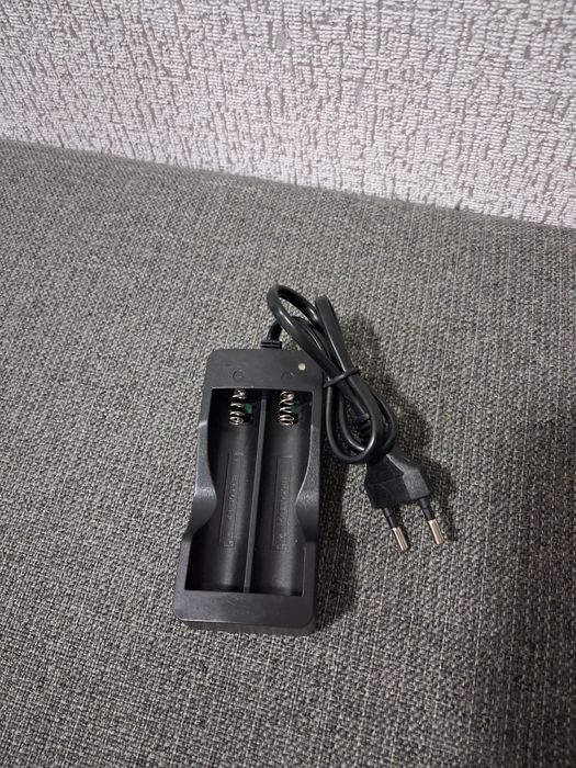 Зарядка для батарей 18650