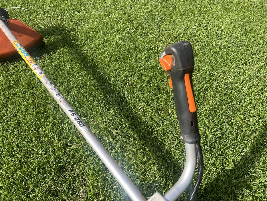 Kosa STIHL FS 250 podkaszarka spalinowa