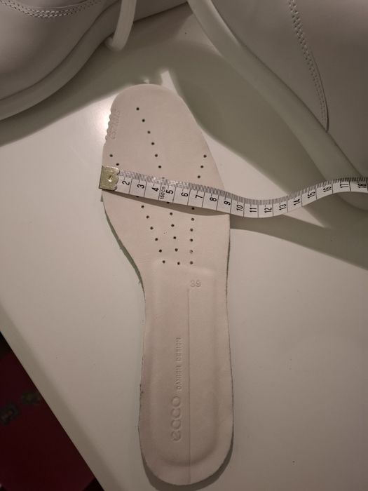 Продам жіночі кросівки Ecco Minimalist W 39