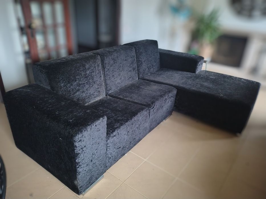 Sofá Chaise Longue em Veludo Preto – Elegante e Moderno