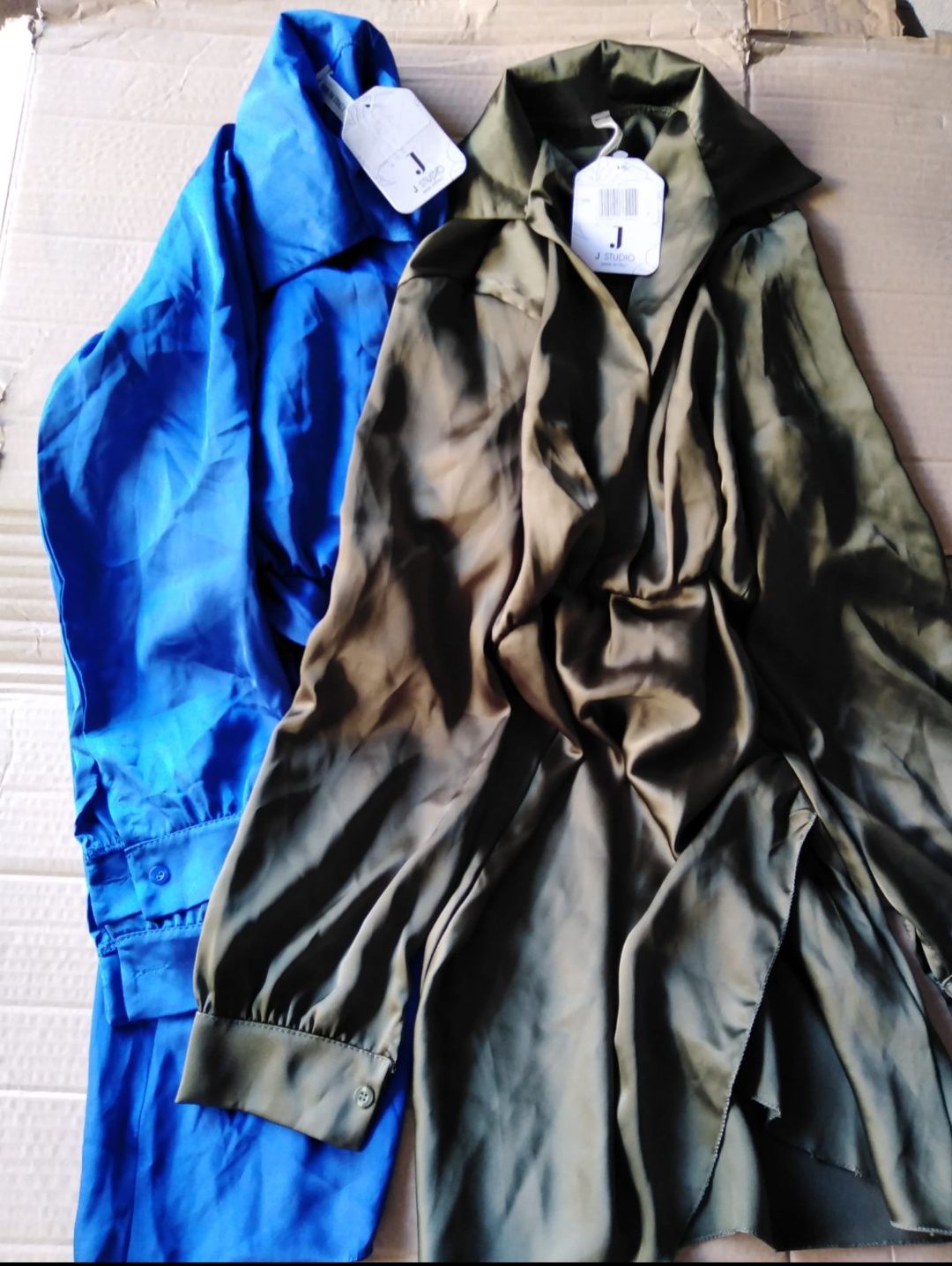 Lote de roupa - NOVA - Aproximadamente 2750 peças