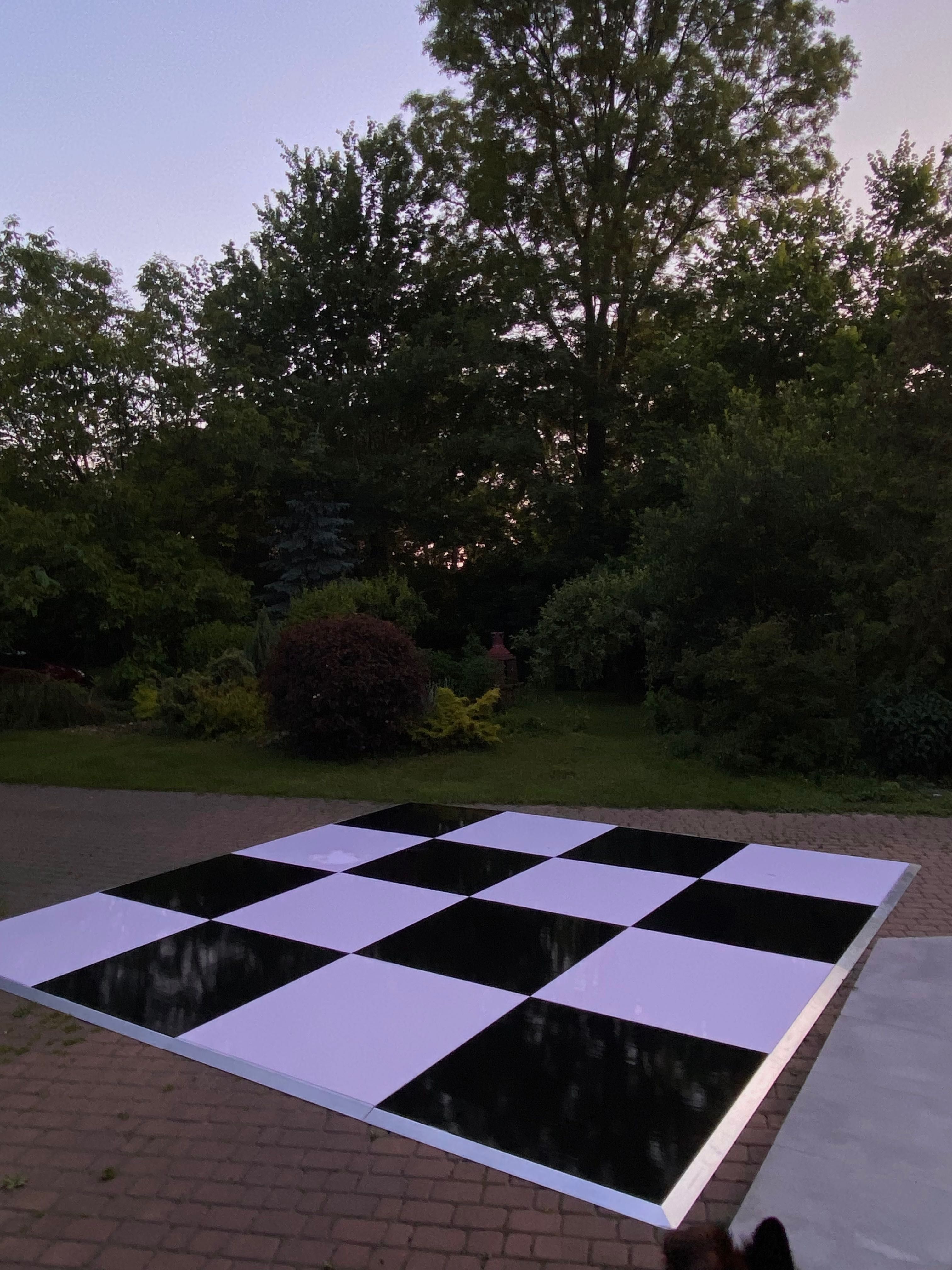 Parkiet taneczny w szachownice 5x5m