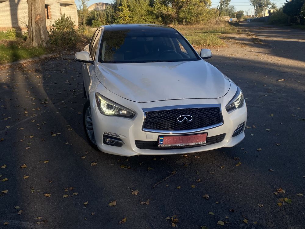 Продам inginiti q50