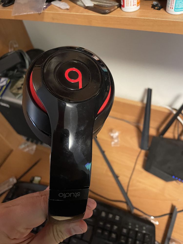 наушниках Beats by Dr. Dre Studio