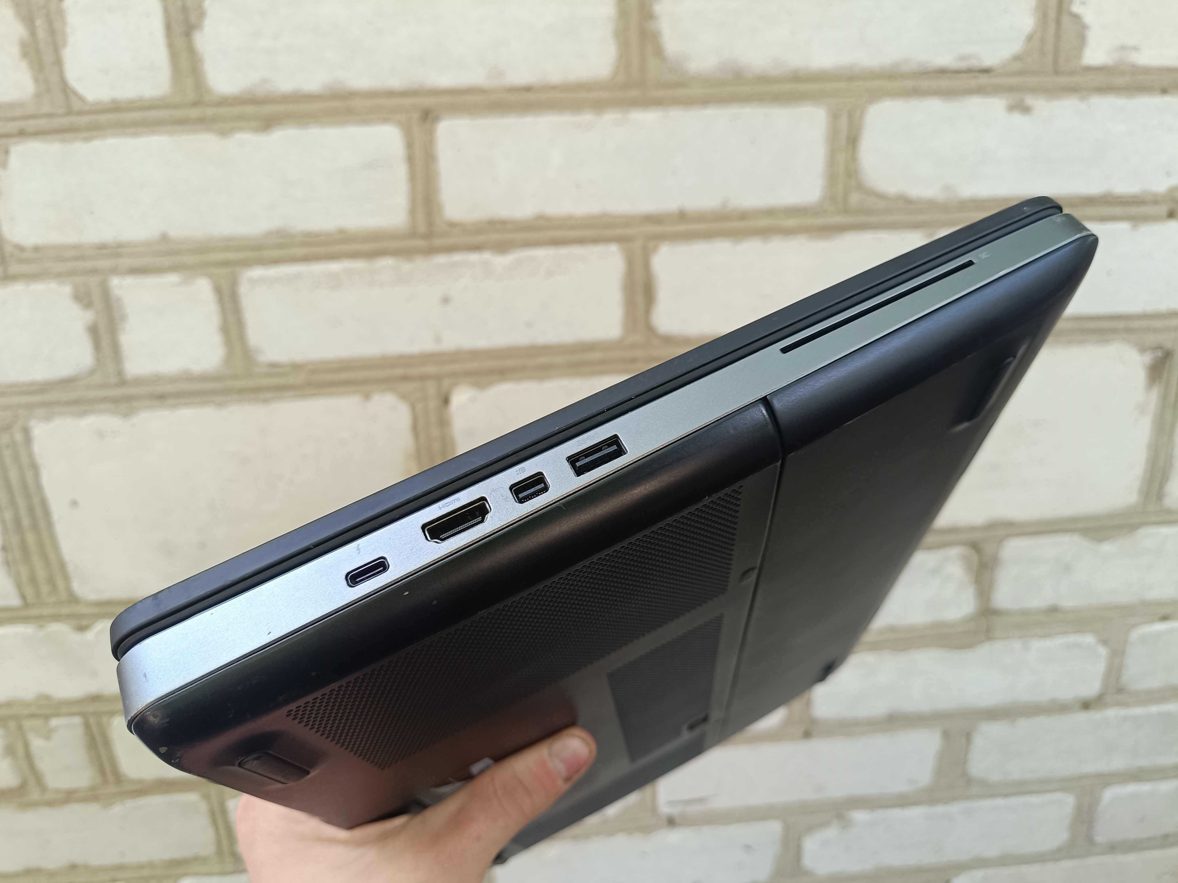 Стан 9/10 Ігровий ноутбук DELL (i7 6820HQ/16/256/Nvidia 4gb)