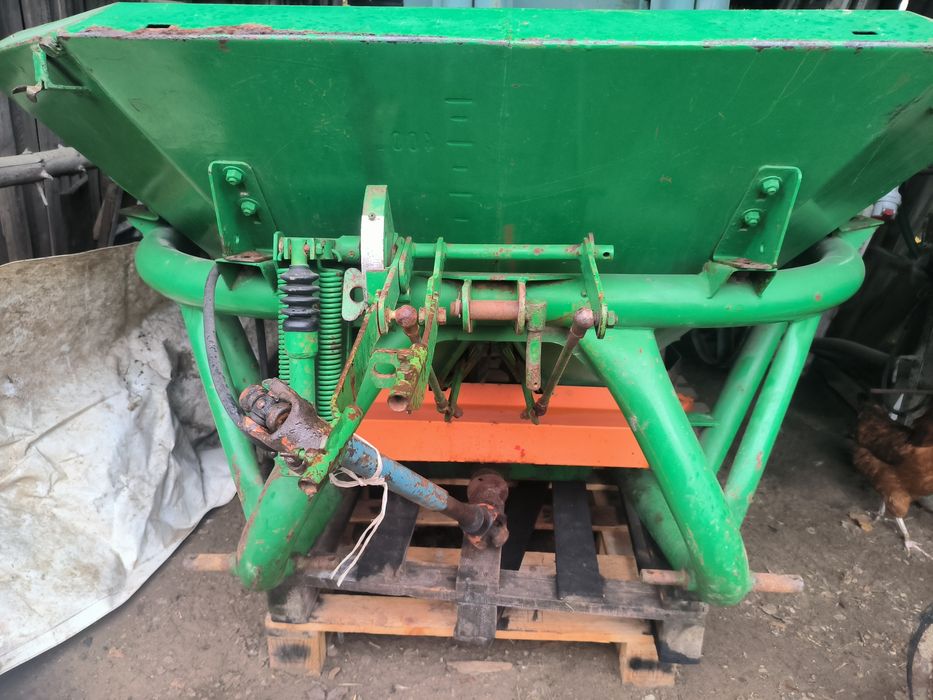 Sprzedam rozsiewacz nawozu amazone