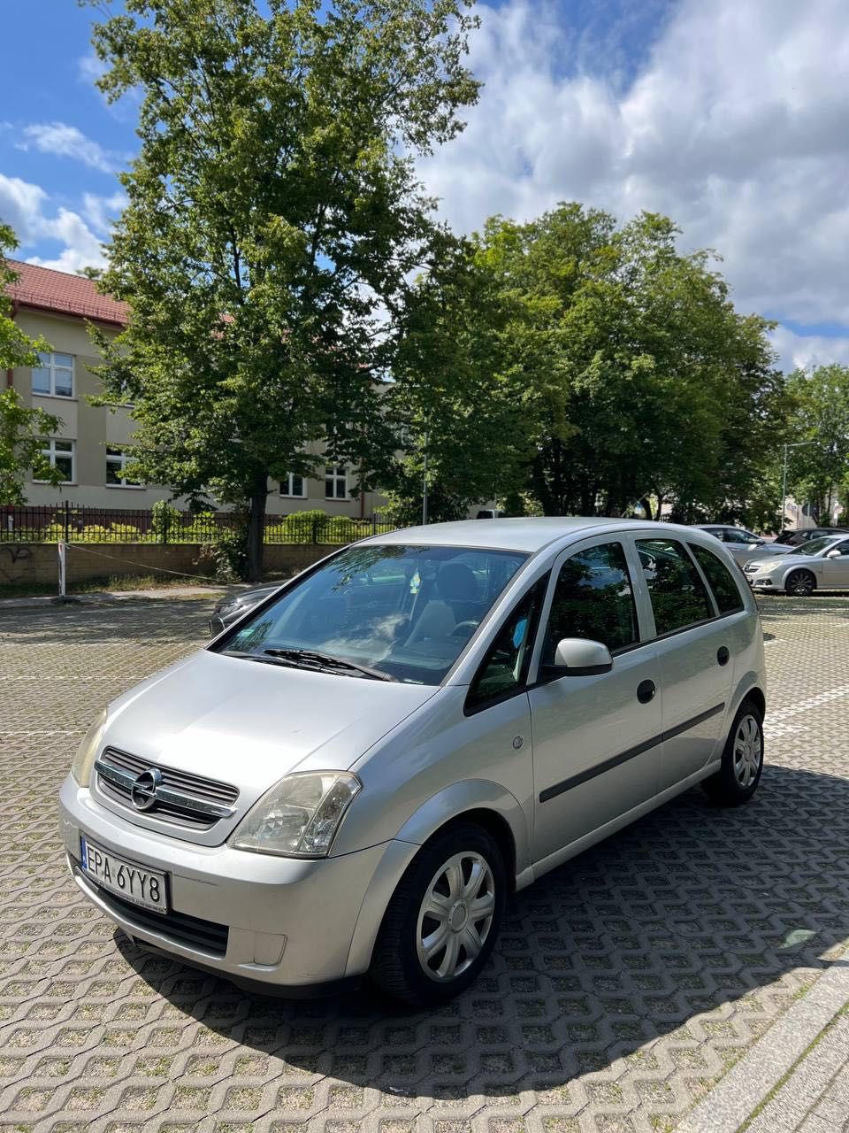 Opel Meriva zadbana klima ekonomiczne auto