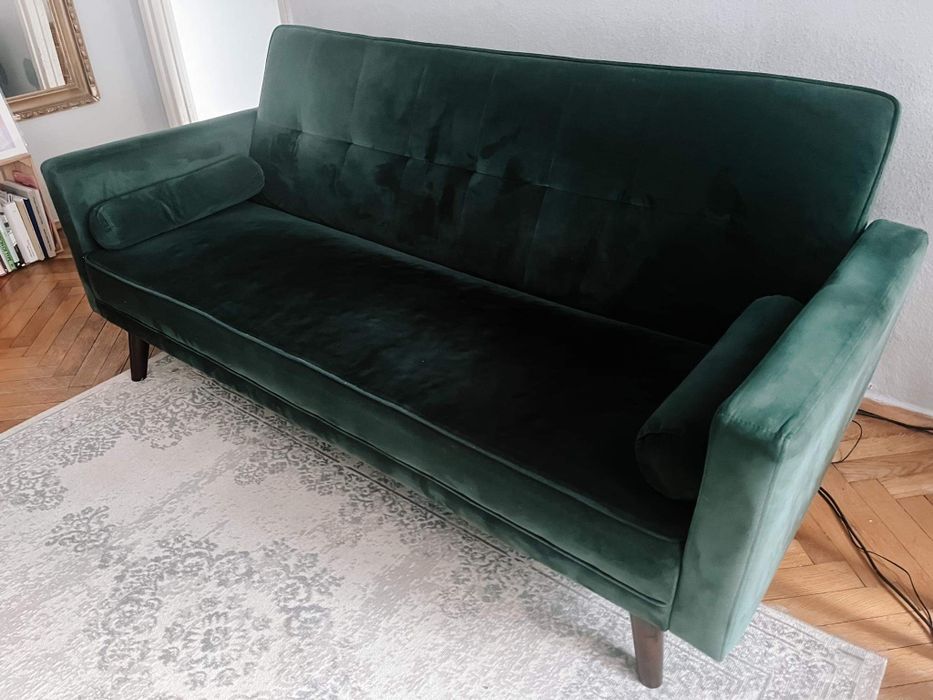 Sofa z funkcją spania 2 osobową w kolorze butelkowa zieleń.